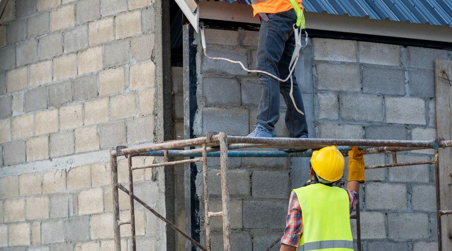 Professional residential roofers in Menard, TX